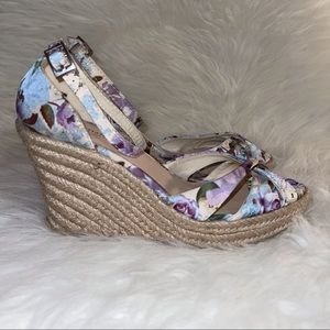 Floral wedges